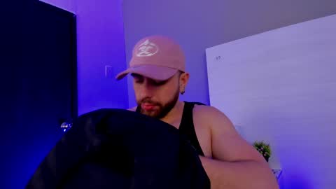 MAXIMO online show from January 4, 1:52 am