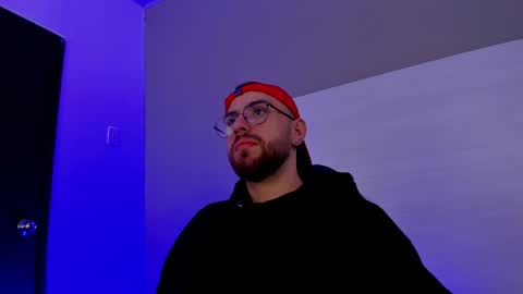 MAXIMO online show from December 27, 11:31 pm