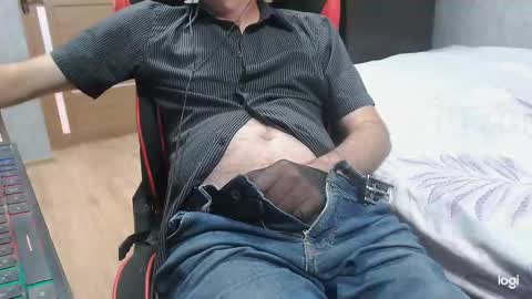 maximus3334 online show from September 19, 11:21 am