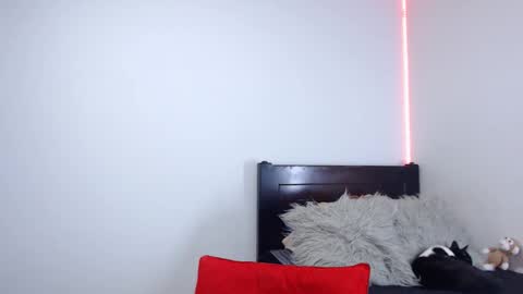 Independent Model online show from October 1, 3:10 am