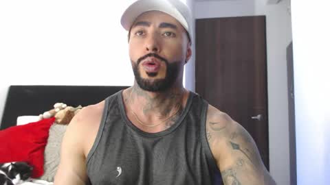Independent Model online show from May 26, 3:35 am