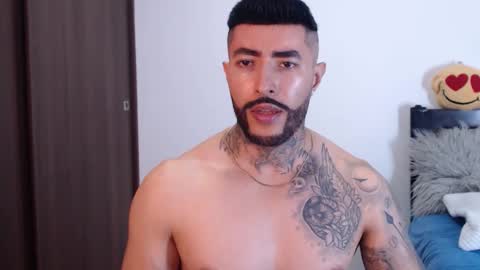 Independent Model online show from January 12, 4:52 am