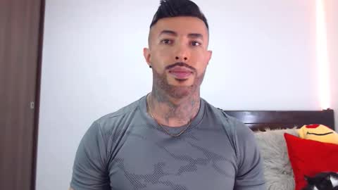 Independent Model online show from February 11, 3:55 am