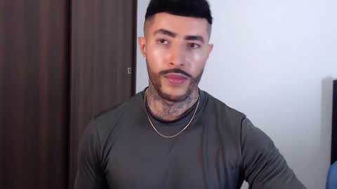 Independent Model online show from December 31, 4:06 am