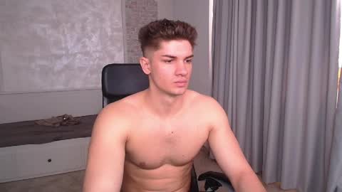 MaxKaiden online show from April 6, 9:32 am