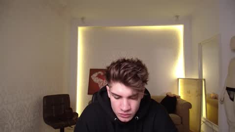 MaxKaiden online show from February 18, 7:32 am