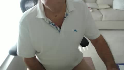 Snapshot of mbeastie chatting on December 15, 4:48 pm Beastie online show from December 15, 4:48 pm