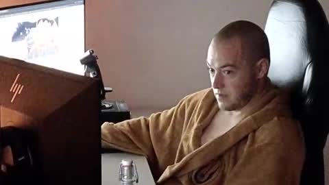 Chris online show from November 9, 7:29 pm