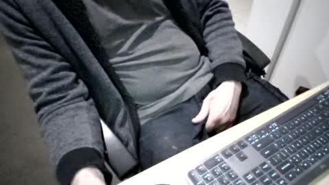 melbguy_075 online show from August 2, 10:24 am