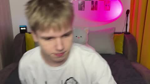 Arthur online show from March 4, 8:05 pm