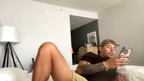 miamiclos1 online show from January 11, 8:43 pm