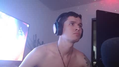 Snapshot of miaou_miaou chatting on January 13, 1:02 am miaou_miaou online show from January 13, 1:02 am