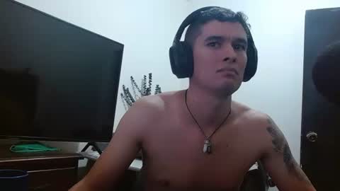 Snapshot of miaou_miaou chatting on December 30, 2:20 am miaou_miaou online show from December 30, 2:20 am