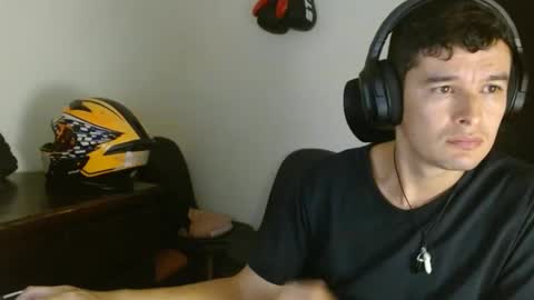 Snapshot of miaou_miaou chatting on October 22, 1:20 am miaou_miaou online show from October 22, 1:20 am