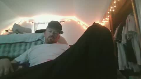 Snapshot of midtownhustler chatting on October 16, 7:44 pm midtownhustler online show from October 16, 7:44 pm