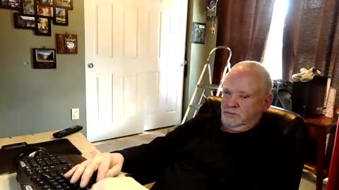 midwestdad09 online show from October 30, 7:15 pm