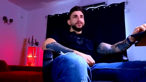 MightyAaron online show from September 26, 6:44 am