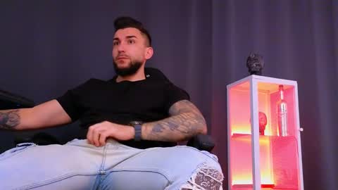 MightyAaron online show from February 5, 6:24 am