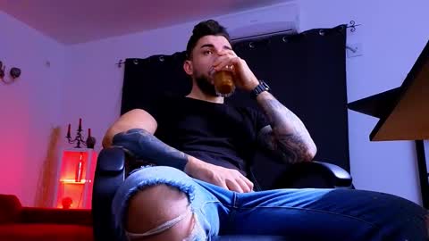 MightyAaron online show from January 8, 3:23 am