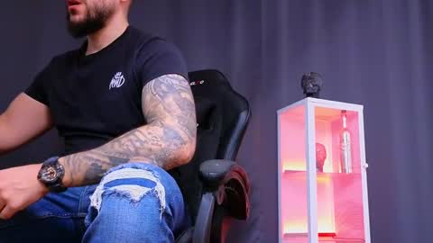 MightyAaron online show from January 14, 1:17 pm