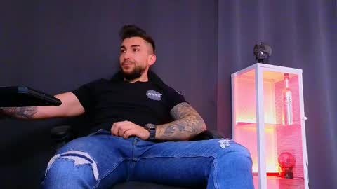 MightyAaron online show from February 27, 8:06 am