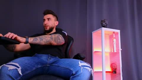 MightyAaron online show from March 6, 2:51 am