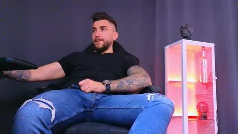 MightyAaron online show from February 21, 1:22 pm