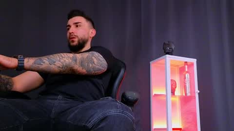 MightyAaron online show from January 16, 9:05 am