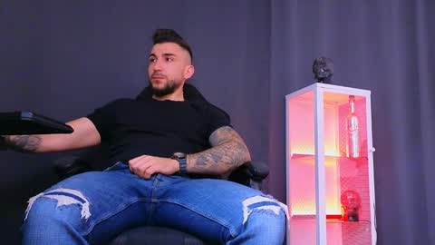 MightyAaron online show from February 20, 3:45 am