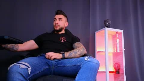 MightyAaron online show from February 26, 4:36 am