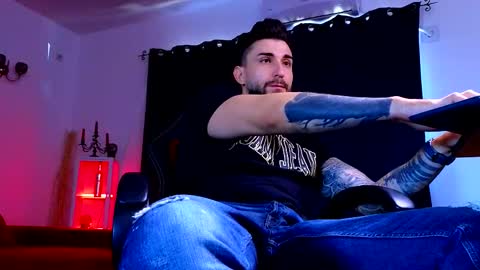 MightyAaron online show from September 24, 6:24 am