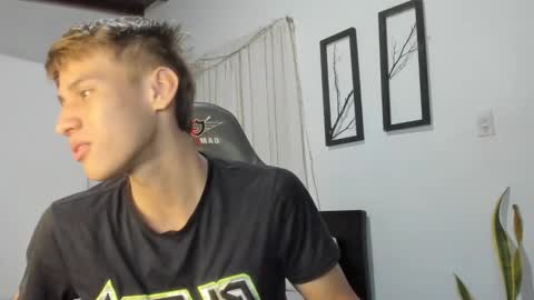 Miguel Hernandez online show from February 15, 10:43 pm