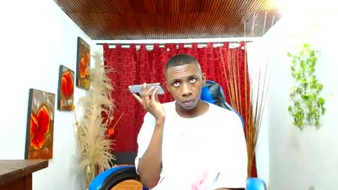 milo online show from March 4, 9:33 pm