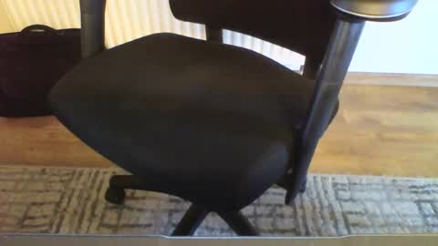 mik online show from January 2, 9:33 am