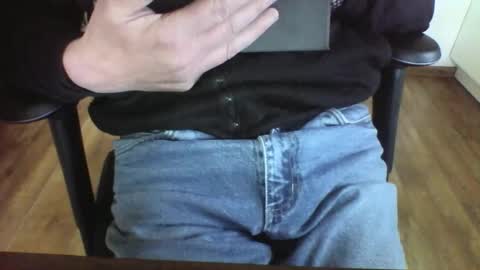 mik online show from March 11, 2:18 pm