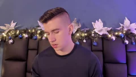 mikael online show from December 23, 3:26 am