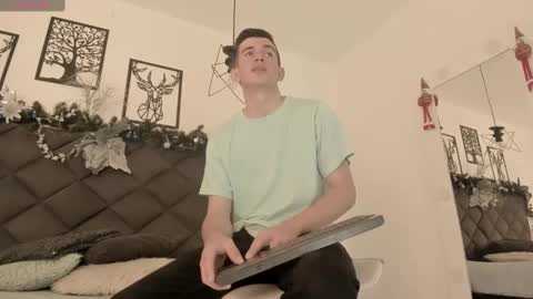 mikael online show from January 14, 3:32 am