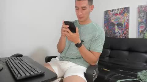 mike3xxx online show from October 2, 5:00 am