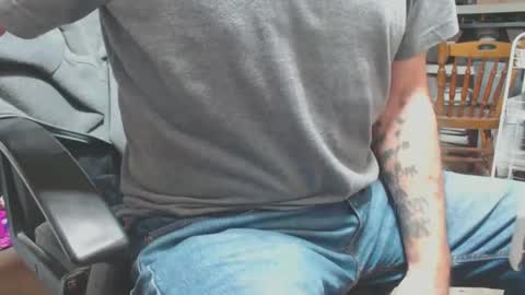 Snapshot of mike694fun chatting on December 21, 5:18 pm mike694fun online show from December 21, 5:18 pm