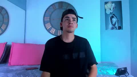 Mike 0233 online show from December 31, 4:06 am