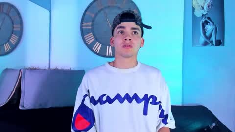 Mike 0233 online show from January 3, 4:00 am