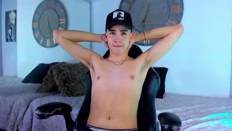 Mike 0233 online show from December 4, 4:10 am