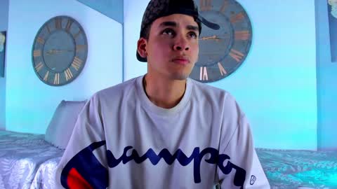 Mike 0233 online show from December 20, 3:58 am