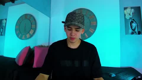 Mike 0233 online show from January 24, 3:32 am