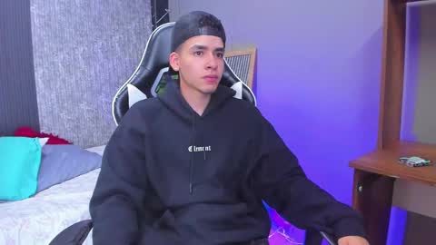 Mike 0233 online show from March 6, 3:57 am