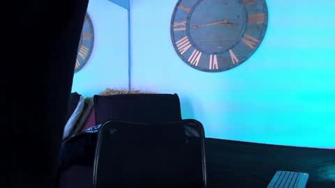 Mike 0233 online show from December 18, 4:09 am