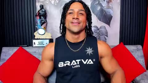Snapshot of mike_estevess chatting on September 13, 9:49 pm   online show from September 13, 9:49 pm