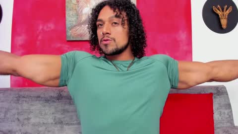 Snapshot of mike_estevess chatting on January 15, 12:25 pm   online show from January 15, 12:25 pm