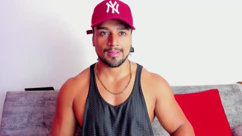 Snapshot of mike_estevess chatting on February 9, 11:04 am   online show from February 9, 11:04 am