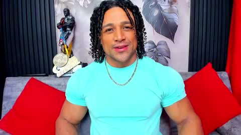 Snapshot of mike_estevess chatting on October 13, 2:06 am   online show from October 13, 2:06 am